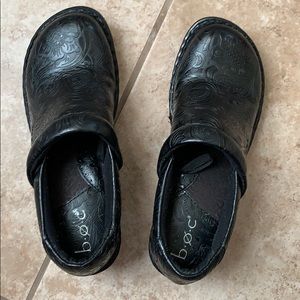 Black b.o.c clogs
